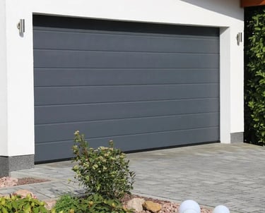 installation porte de garage motorisée en région Rennaise