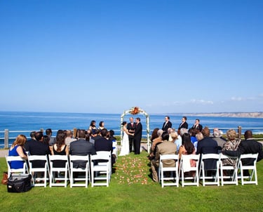 wedding ceremony at ellen browning scripps park, la jolla overlooking blue ocean
