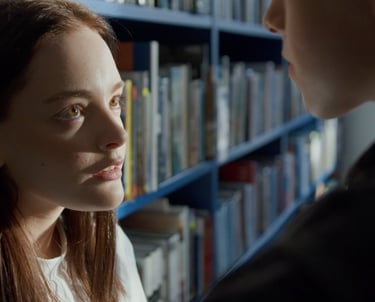 GORIGO creatividad publicitaria pareja biblioteca