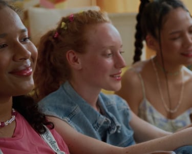 GORIGO creatividad publicitaria grupo amigas en casa