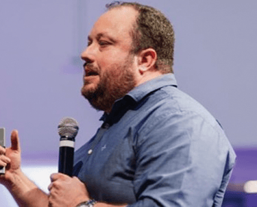 Diretor da GMSER fazendo um palestra