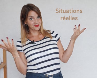 Professeure d’italien gestuelle illustrant des situations de la vie réelle, avec le texte « Situatio