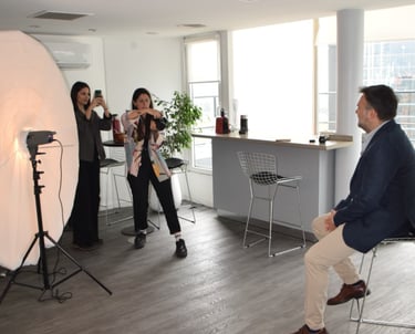 cesion de fotos en una oficina