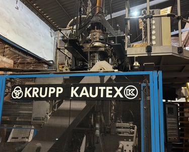 Maquina fabricación garrafas policarbonato retornable