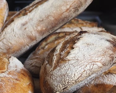Pains de la boulangerie mobile Perlimpinpains à St André d'Embrun (05)