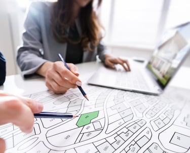 L’agence SOPPRANO met à votre disposition 2 experts en gestion et valorisation foncière