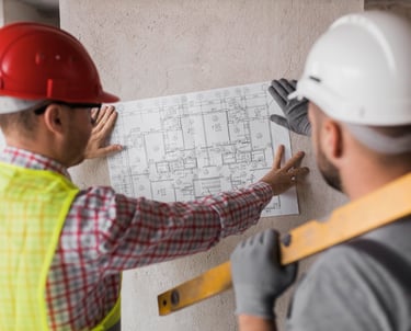 Supervisión continua del proceso constructivo para asegurar calidad, tiempos de entrega y seguridad 