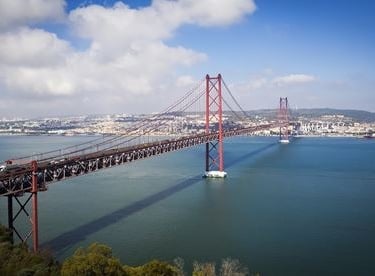 vue sur le Pont 25 avril Lisbonne Portugal