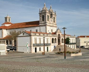Vue sur le Sanctuaire de Nossa Senhora da Nazaré, sur le Sitio à Nazaré