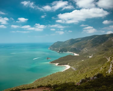 Vue aérienne de la péninsule de Tróia à Setúbal, Portugal