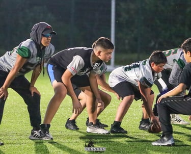 Jugadores de la categoría U16 de Venados Salvajes en formación