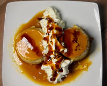 Flan con nata y caramelo