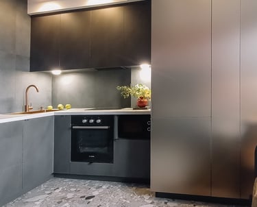 металлические поверхности в дизайне интерьера