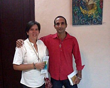 The author Pablo Sedres and her friend Yarlenis
