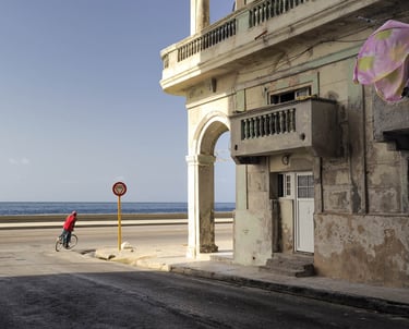 Un ancien palais en bord de mer à La Havane