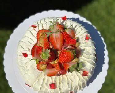 Tarta de fresas y nata