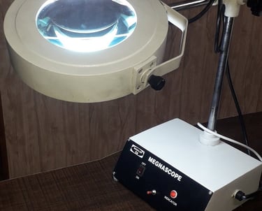 Magnifying Lamp 