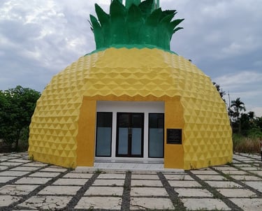 musholla at-taqwa berbentuk nanas