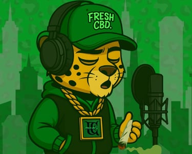 Mascota Fresh CBD con auriculares y micrófono en fondo urbano