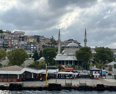 Üsküdar river view, scenic Türkiye travel