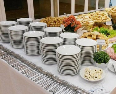Locação de pratos e talheres para eventos - kits completos para festas e casamentos