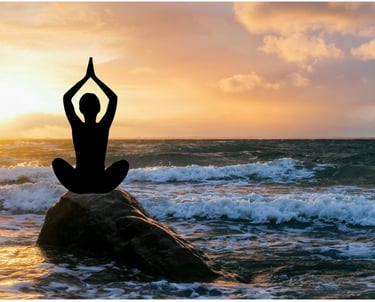 photo d'une femme sur la plage qui médite