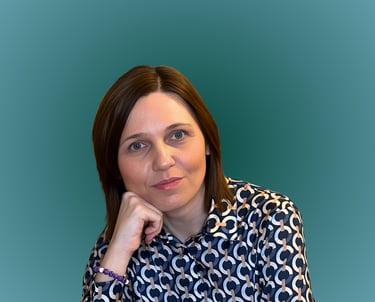 a woman with a blue shirt and a blue and white shirt