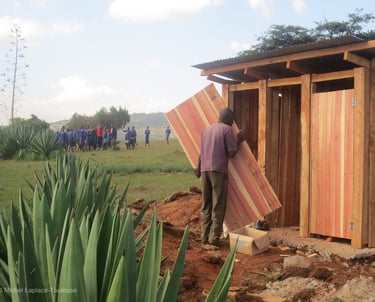 Construction de sanitaire - Kenya - Guepart - Dimension humanitaire et solidaire