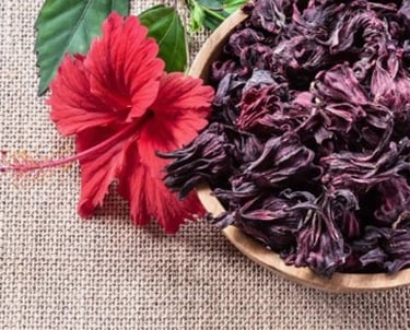 Getrocknete Rosenknospen aus Ägypten – duftend für Tee, Dekor und Naturpflege