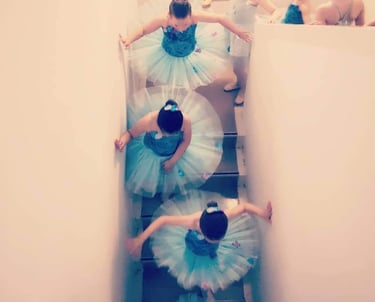 entre bambalinas pequeñas bailarinas