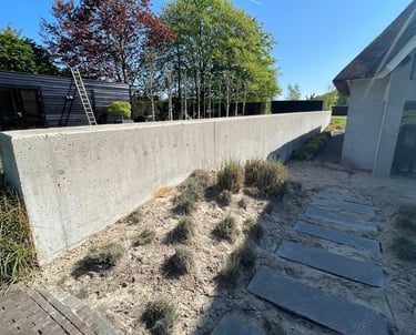 "Reinigen van betonelementen door Senpro BV"