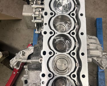 an Enlab cylinder engine with a cylinder and a cylinder