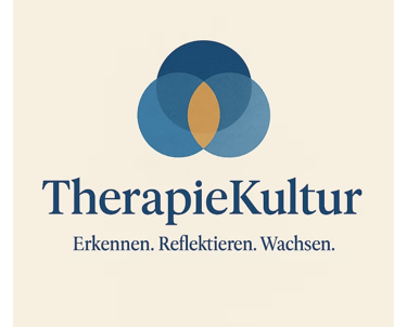 Logo von TherapieKultur mit blauen, überlappenden Kreisen als Symbol für Therapie, Wachstum und syst