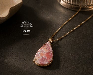 A Rhodochrosite pendant necklace