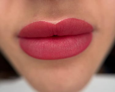 Lippenkontur mit Vollschattierung 