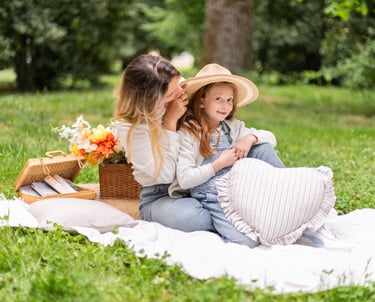 séance photo fête des mères, maman et sa fille en photo avec décor champêtre à toulouse