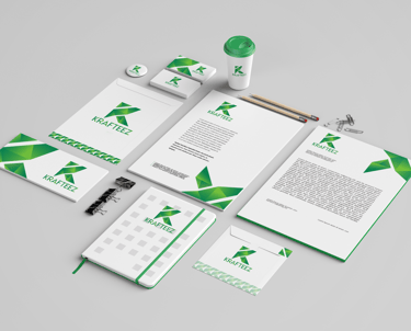 service de supports visuels : brochures, flyers, dossiers créatifs, pitchs decks