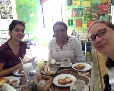 Vive el español en Mérida mientras lo aprendes.