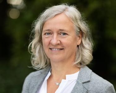 Systemische Trainerin leitet Workshop vor Team – Kommunikations Training