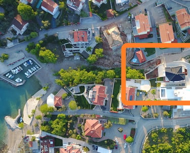 Lage des Apartments Pure Relax aus der Vogelperspektive mit Markierung