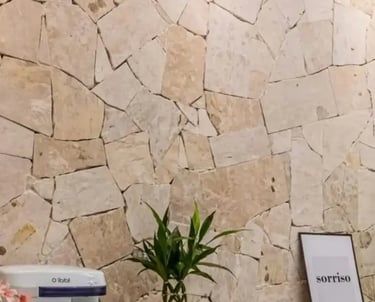 Travertino Romano Rock Face para interiores sofisticados no Tatuapé