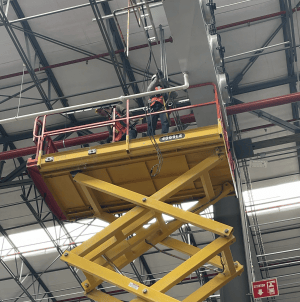 Instalación y mantenimiento de equipos de aire acondicionado divididos y refrigeración