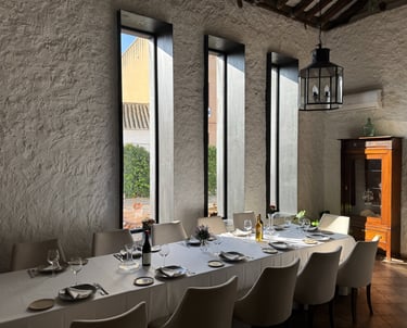 mesa-comedor-grande-gastronomia-la-sagra.jpg
