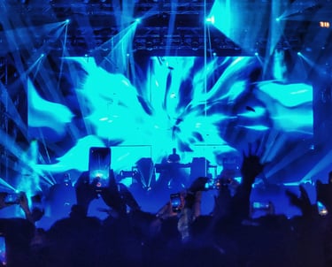 Dynamic shot of a DJ performing live house mucis in Mallorca