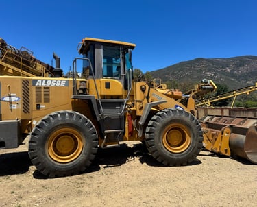 Front End Loader for Hire. 19.5T & 13.5T available