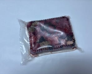 vakuumiertes Produkt, tiefgekühlter Fleischblock; Söruper Gulaschtopf