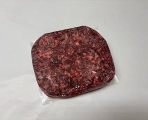 vakuumiertes Produkt, tiefgekühlter Fleischblock; Rinderherz