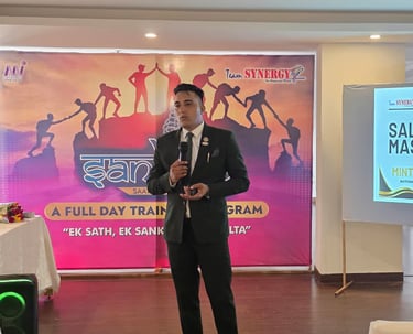 Mintu Yadav addressing audience at motivational seminar