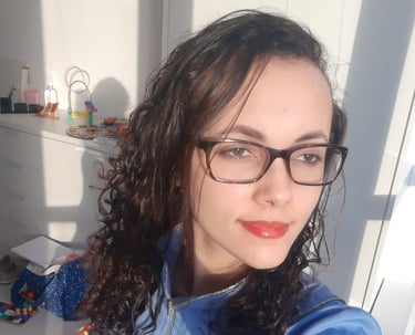 Krislainy Souza Degen - Laços Terapias Guarapari ES Psicóloga PUCSP