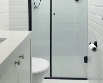 box de vidro para banheiro com porta